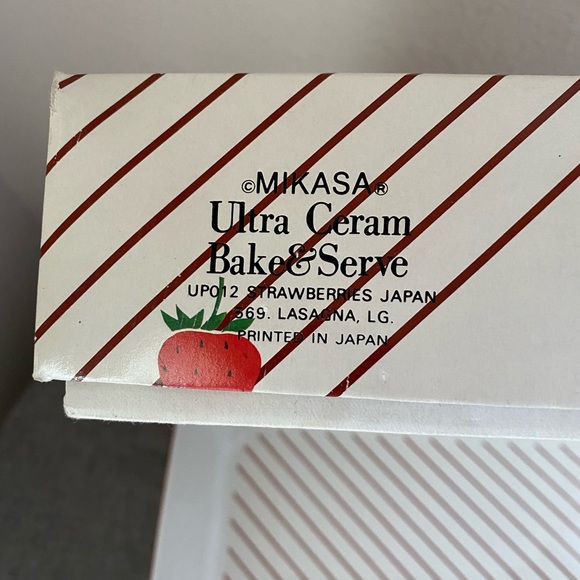 Mikasa Fresh Fruit Strawberries Bake & Serve Lasagna Dish 1980’s - Picture 5 of 7